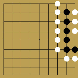 次の一手を間違うと、黒は死んでしまいます。