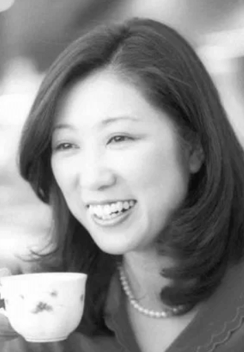 小池百合子,都知事,若い頃,画像,昔,かわいい,松田聖子,マスク,スカーフ,パラリンピック,アナウンサー,キャスター,カイロ,ミニスカ